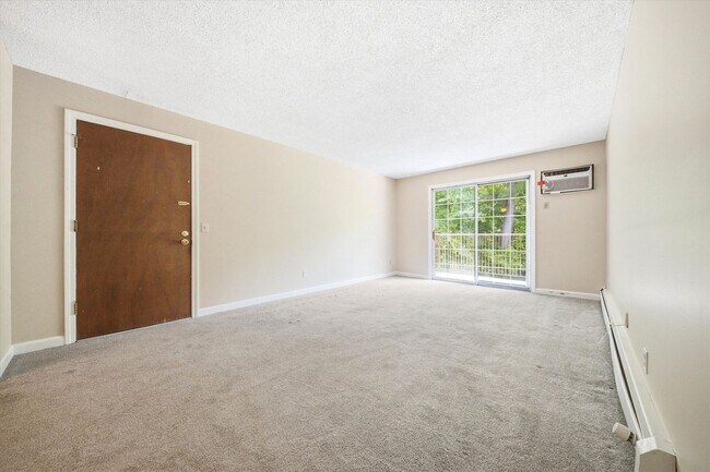 Building Photo - 379 Huse Rd