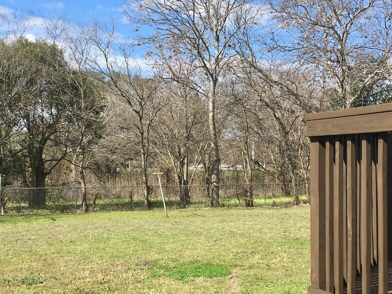 Huge backyard - 5131 Wildflower Dr