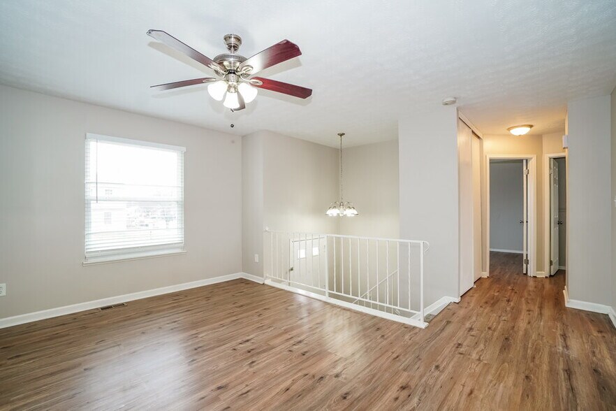 Building Photo - 4475 Charlotte Rd