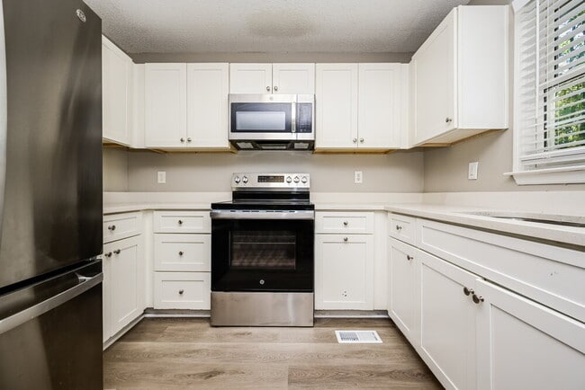 Building Photo - 3091 Ashbury Ln