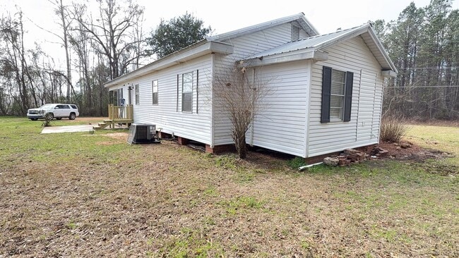 Building Photo - 2741 Pineapple Hwy