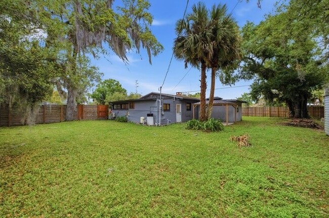 Building Photo - 2529 Rainbow Dr