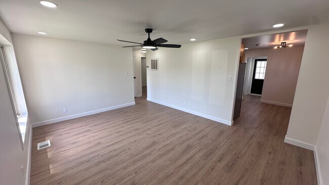Primary Photo - 4628 W 88th Pl
