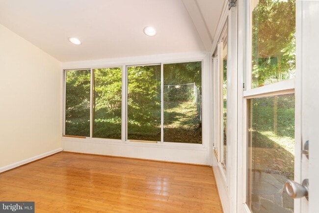 Building Photo - 6221 Walhonding Rd