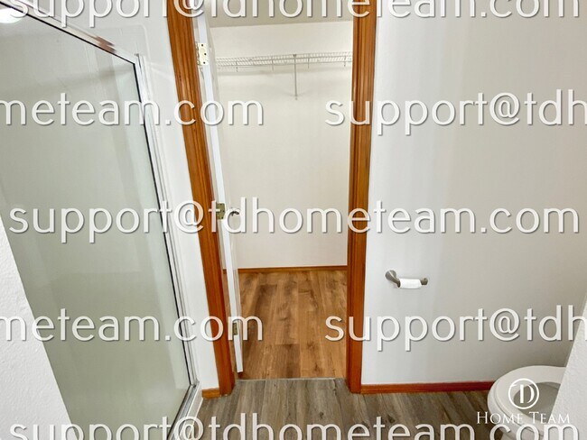 Building Photo - "Charming Bothell Retreat: 4-Bedroom Home ...