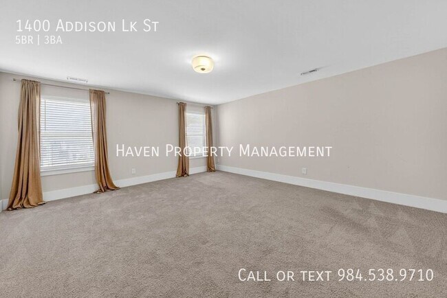 Building Photo - 1400 Addison Lk St