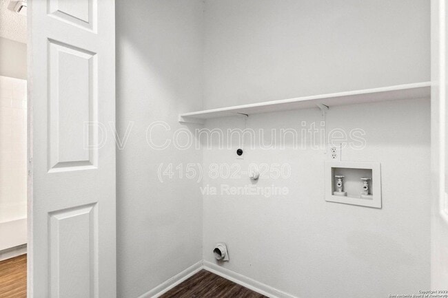 Building Photo - 9211 De Frene