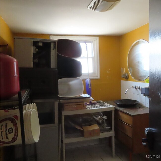 Building Photo - 600 Burnet Ave