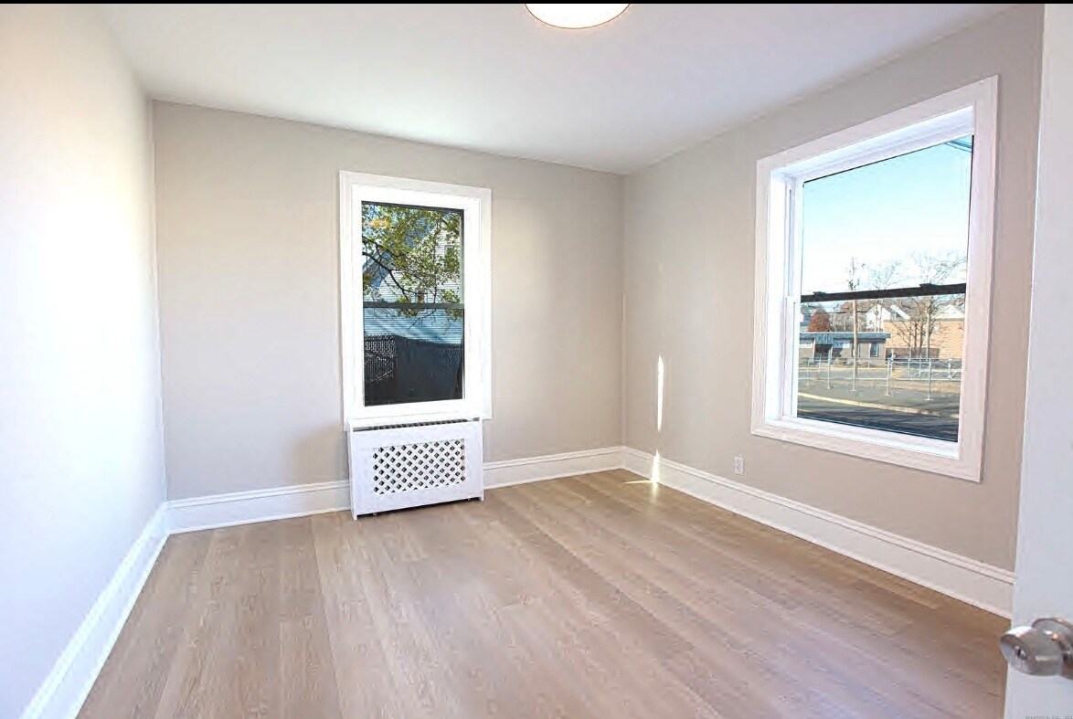 Building Photo - 31 Florence St