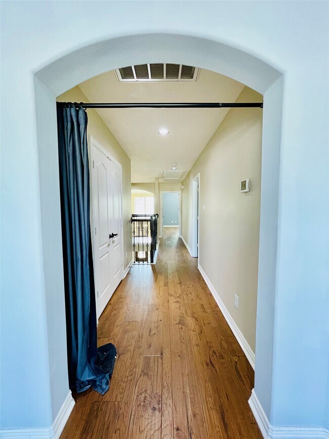 Building Photo - 14303 Tasmania Ct