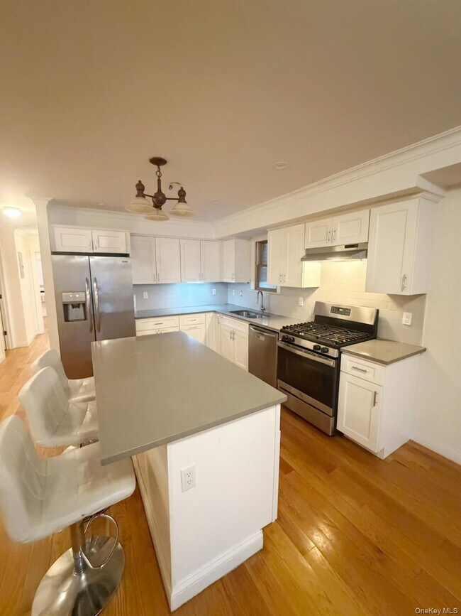 Building Photo - 64-14 Perry Ave