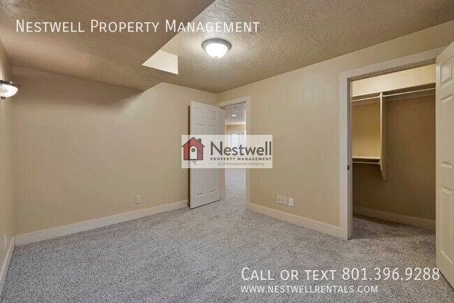 Building Photo - 1327 Urbandale Ln
