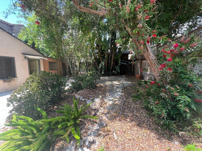 Building Photo - 2019 Cypress Ave