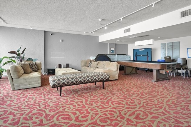 Building Photo - 16558 NE 26th Ave