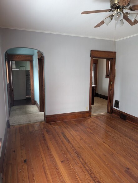 Building Photo - 601 Crescent Ave