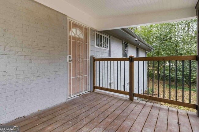 Building Photo - 2953 Meadowview Dr SE