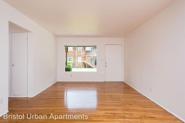 Building Photo - 3020 SE Waverleigh Blvd