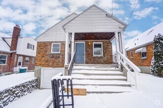 Building Photo - Four Bedroom Available!