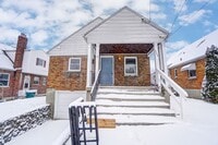 Building Photo - Four Bedroom Available!
