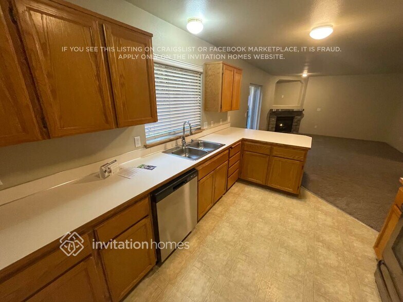 Building Photo - 14904 Woodland Ave E