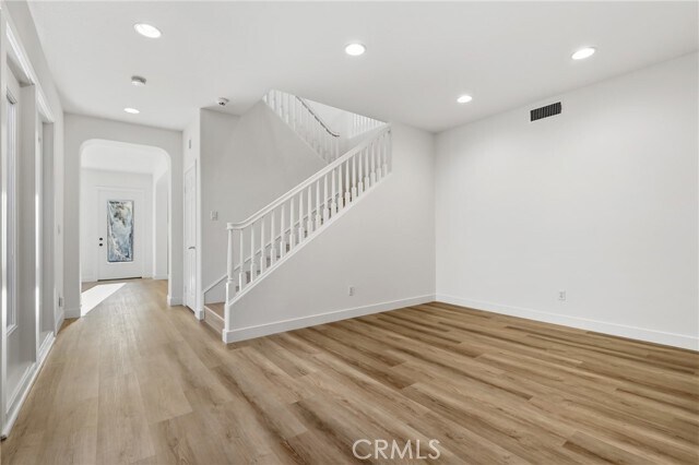 Building Photo - 6 Sutton