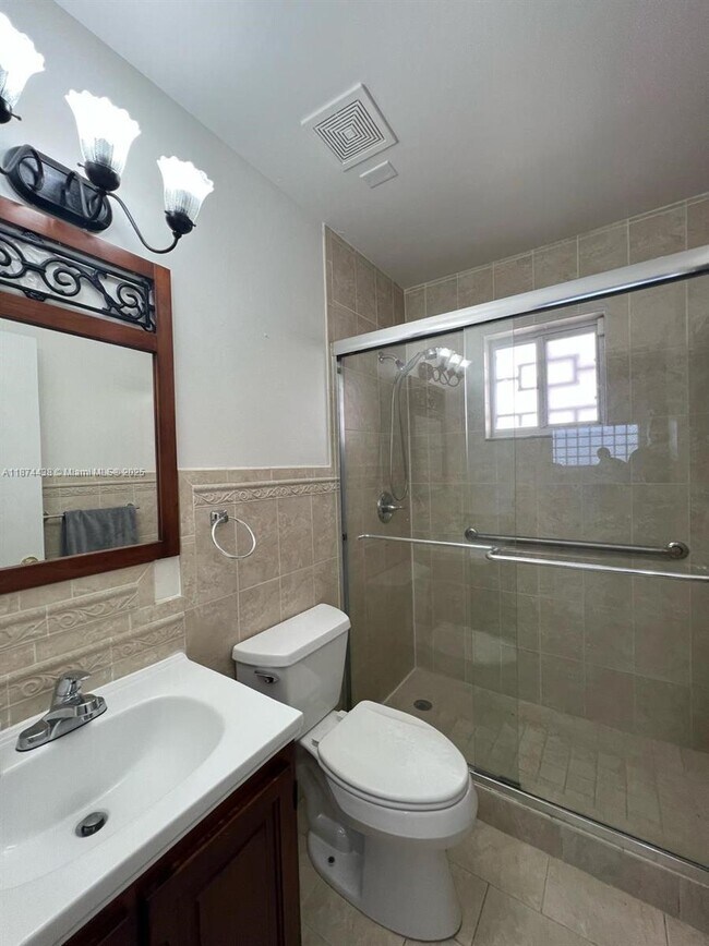 Building Photo - 3559 W 71st Terrace