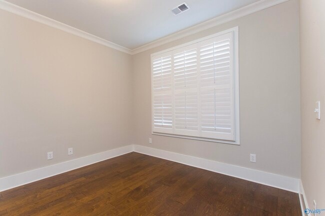 Building Photo - 2121 S Meadows Dr