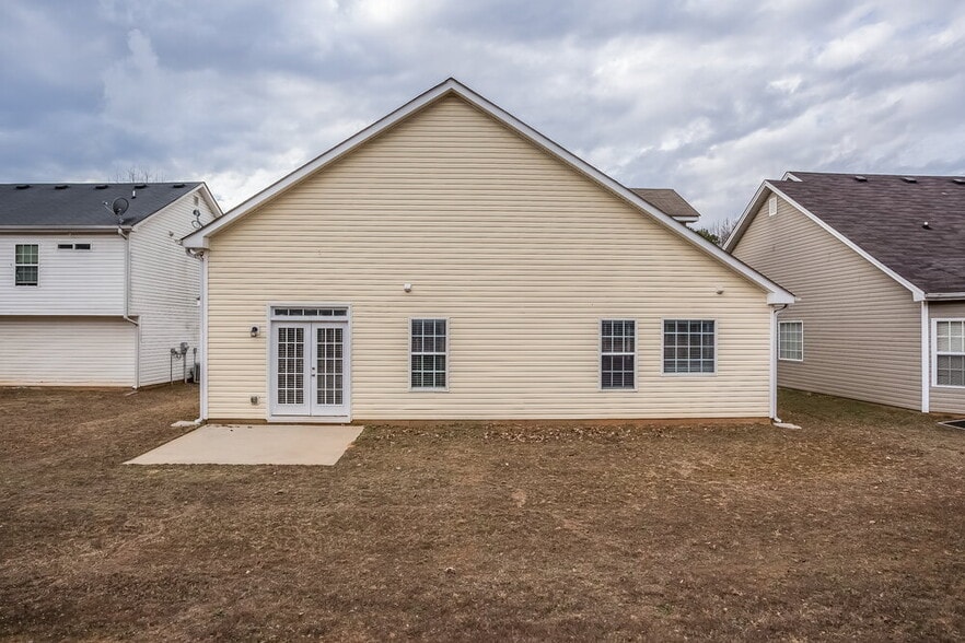 Building Photo - 743 Patriot's Point St