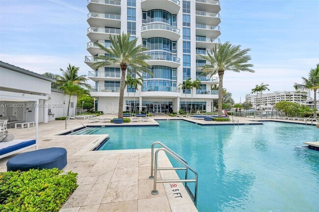 Building Photo - 17111 Biscayne Blvd