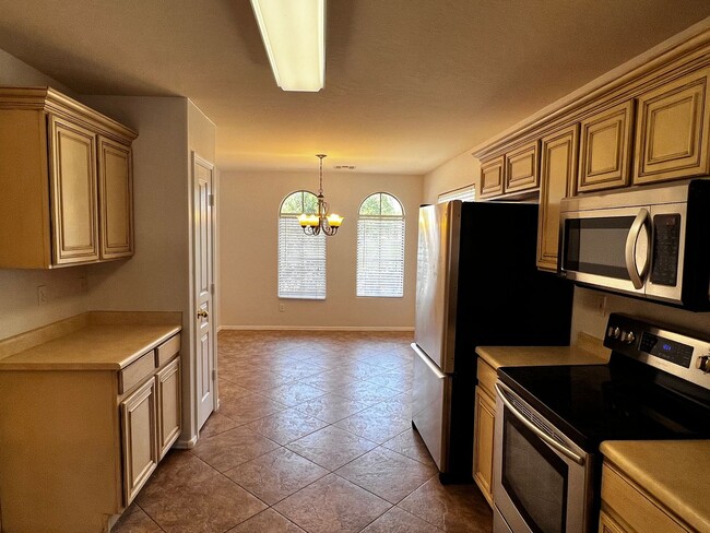 Building Photo - Gilbert 3 Bed and 2 Bath Home