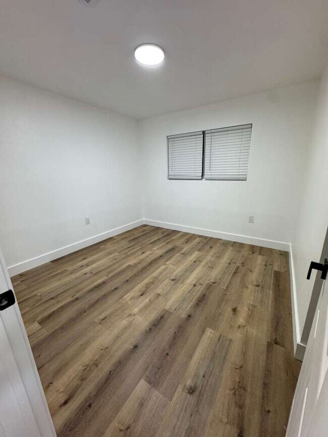 Building Photo - BEAUTIFUL HOME IN WEST ORANGE. MOVE IN READY!.