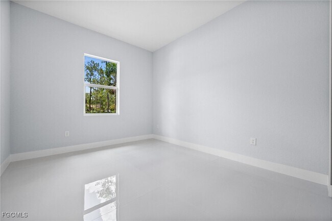 Building Photo - 3990 27th Ave NE