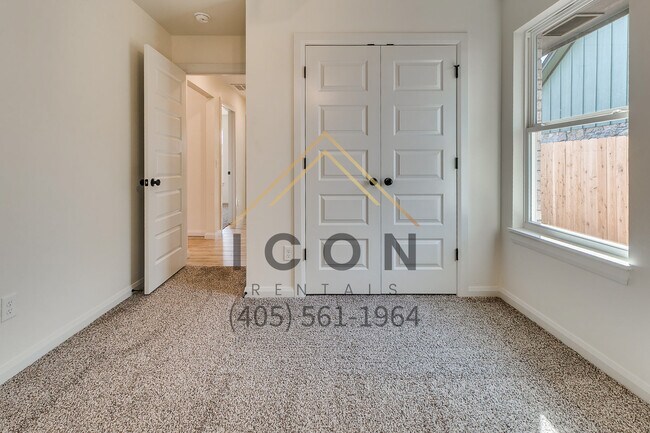 Building Photo - 8429 Stonewood Dr