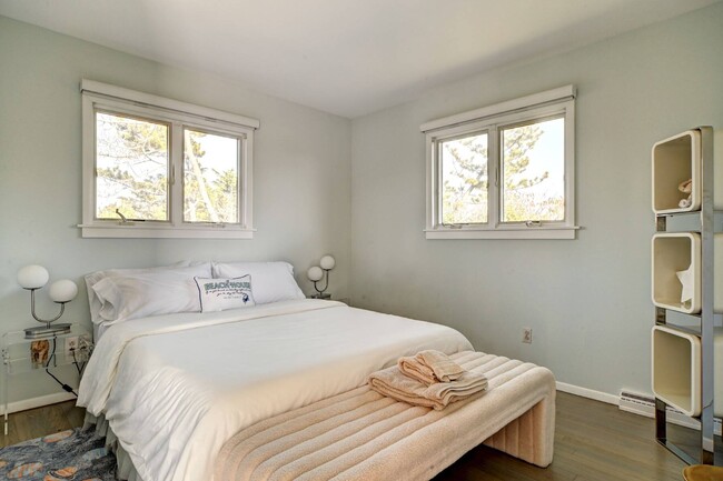 Building Photo - 323 Marine Blvd