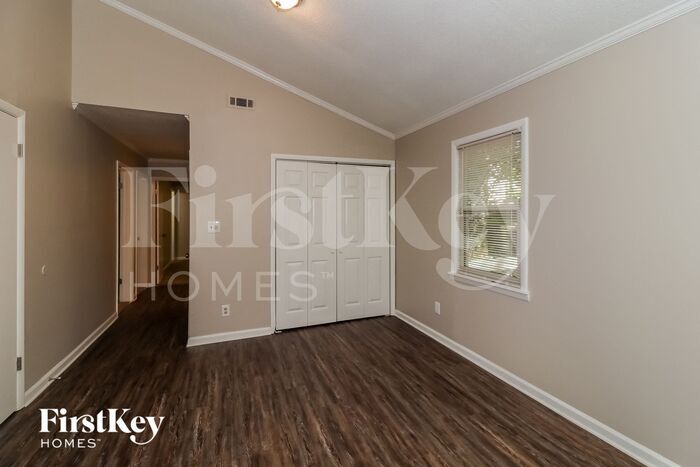 Building Photo - 3210 Oakbrook Ln