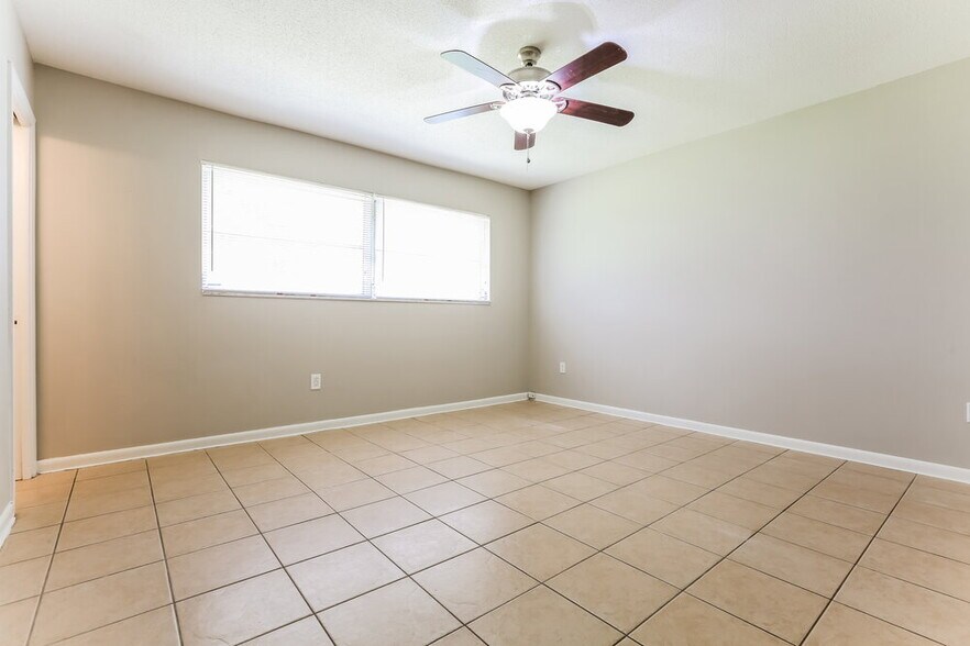 Building Photo - 20094 Lorenzo Ave