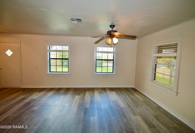 Building Photo - 2114 S Ave F