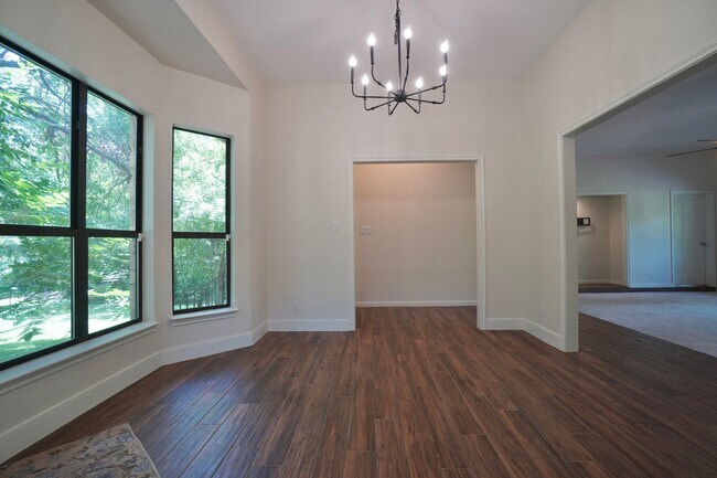 Building Photo - 8 Woodhollow Trail