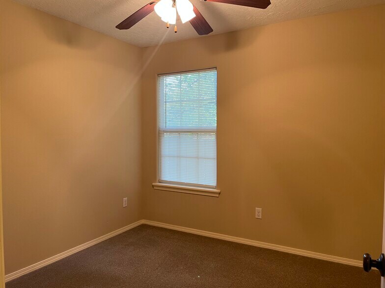 bedroom - 510 Kim St