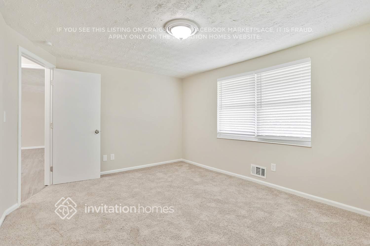 Building Photo - 6265 Lakeview Dr
