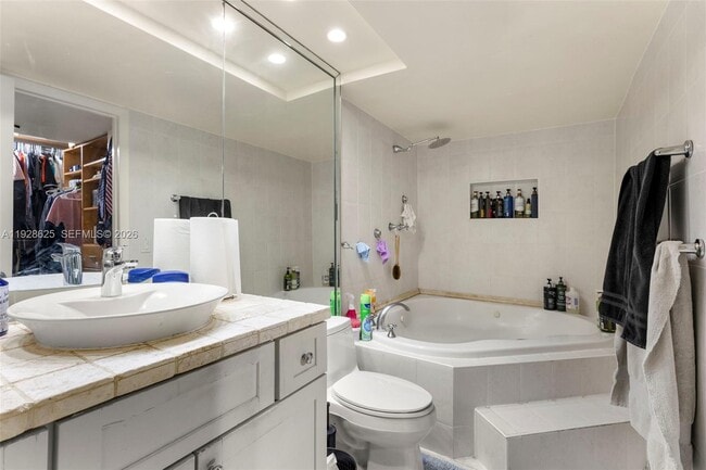 Building Photo - 19440 NE 26th Ave