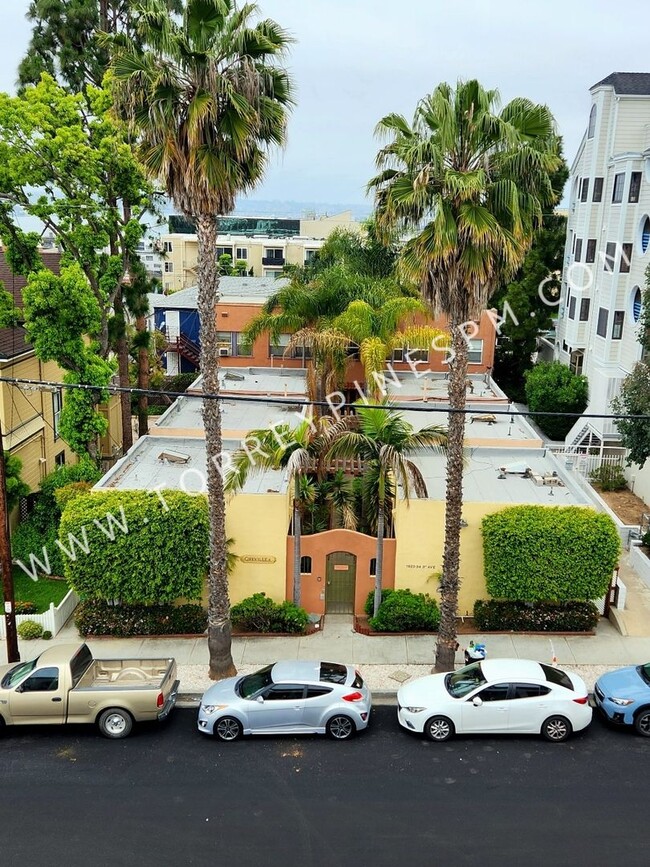 Building Photo - Bankers Hill 1BR, Nestled Between Balboa P...