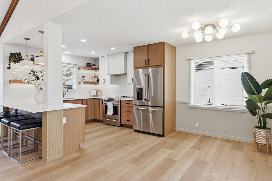 Building Photo - 4639 S 154th Avenue Cir