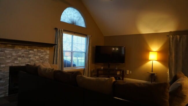 Building Photo - Beautiful home off Knights Academy