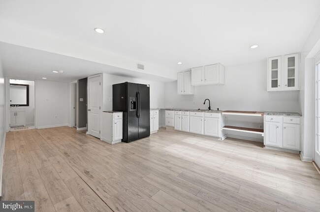 Building Photo - 687 Blossom Tree Rd