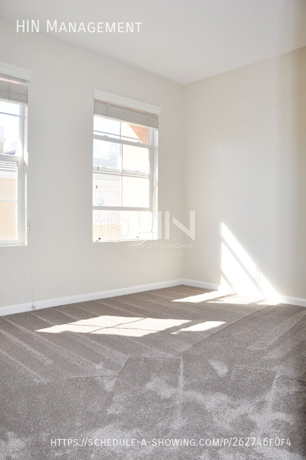 Building Photo - 3599 Gilman Common