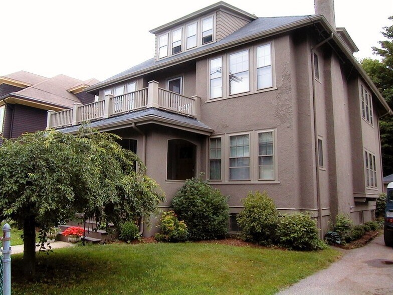 Building Photo - 90 Orchard St