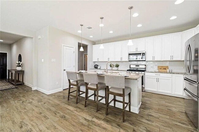 Building Photo - 165 Carlina Lp