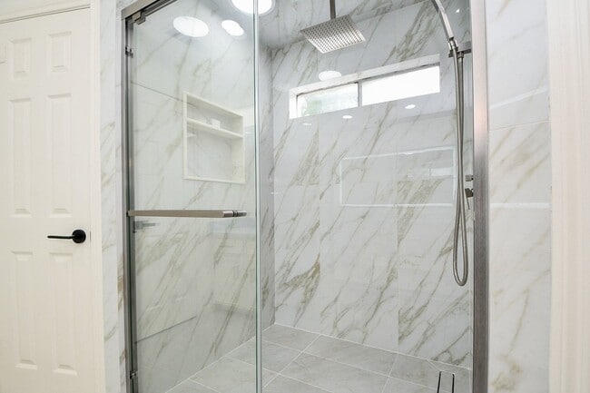 Building Photo - 11615 Trailmont Dr