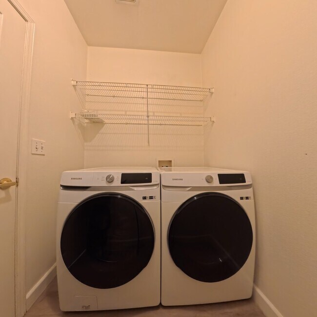 Building Photo - Next To Durango Casino | Gated Community | Laminate Floors | Community Fitness